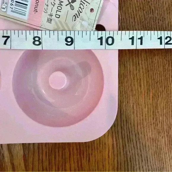 🌈 6/$60, NWT, Pink, Speckles, Donut Silicon Pan, Pink, 10” X 7” - Picture 5 of 6